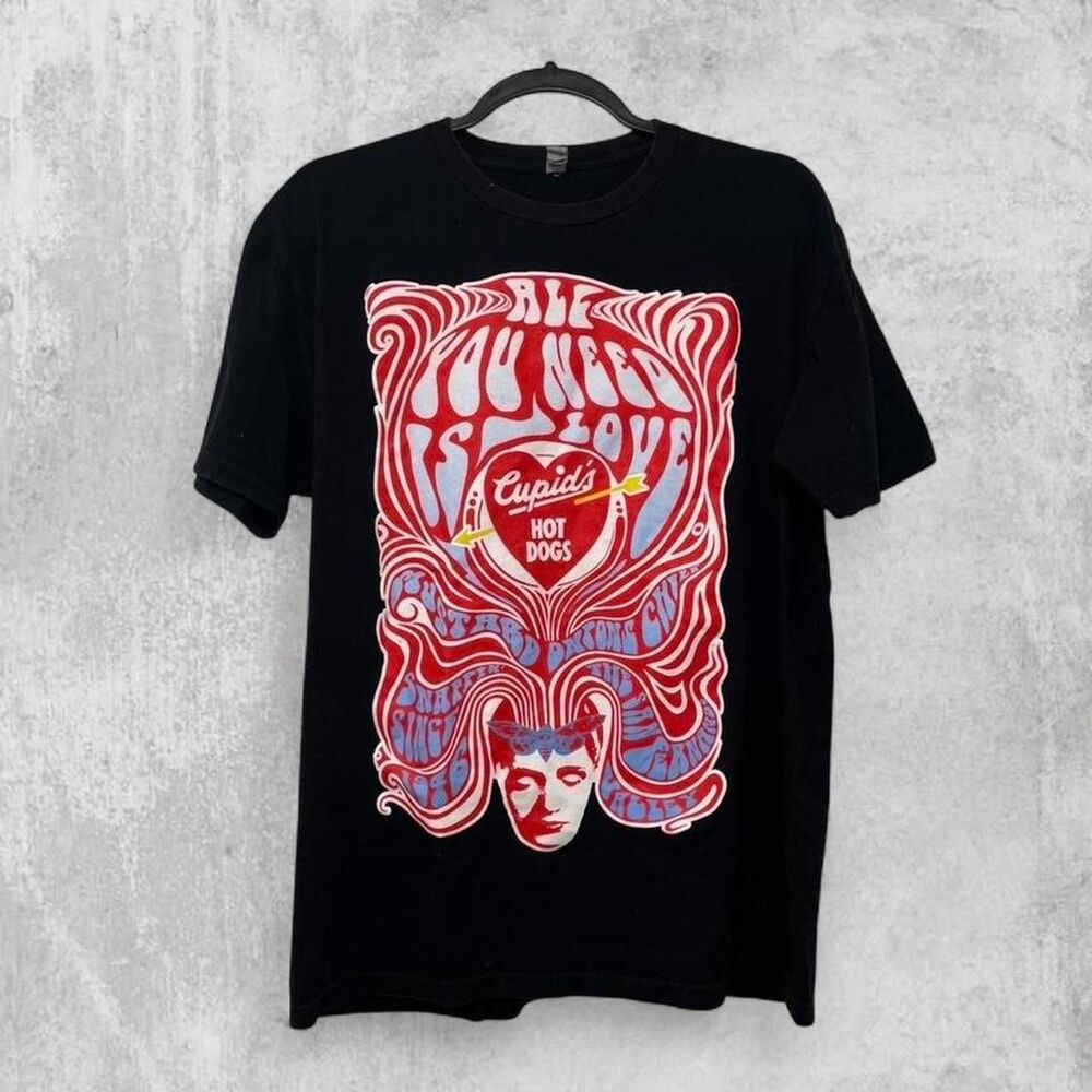 Cupid’s Hot Dogs Los Angeles All You Need Is Love Graphic Tee Psychedelic Size L